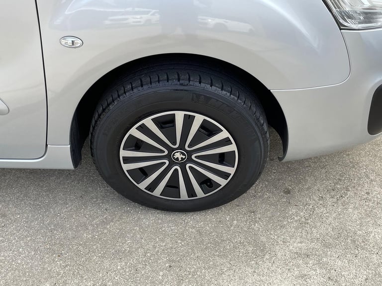 PEUGEOT PARTNER TEPEE 1.6 BlueHDi Allure WAV wheelchair accessible vehicle 2018