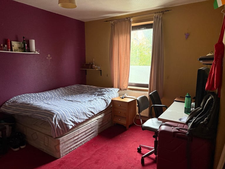 Double room available student 
