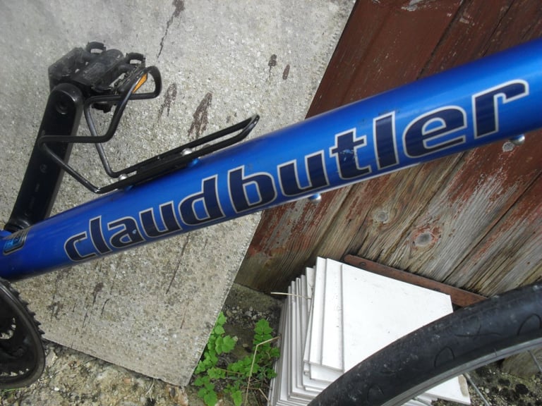 CLAUD BUTLER ADULT HYBRID BIKE.