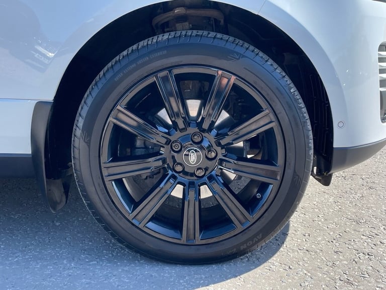 2019 Land Rover Range Rover 3.0 SD V6 Vogue black pack SUV 5dr Diesel Auto 4WD 275 bhp ESTATE Die...