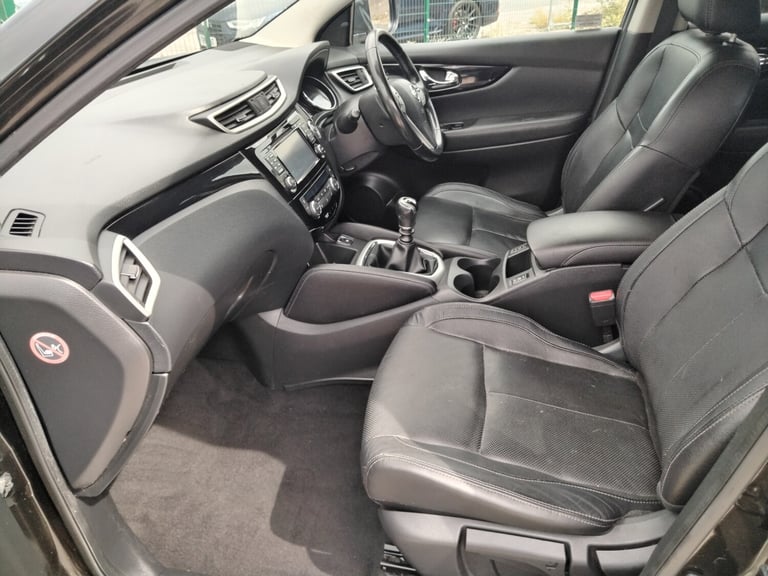 2015 Nissan Qashqai 1.6 dCi Tekna 5dr HATCHBACK Diesel Manual