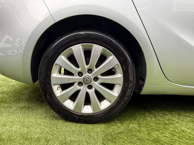 2016 Vauxhall Zafira Tourer 1.6 CDTi ecoFLEX Tech Line MPV 5dr Diesel Manual Euro 6 (s/s) (136 ps...