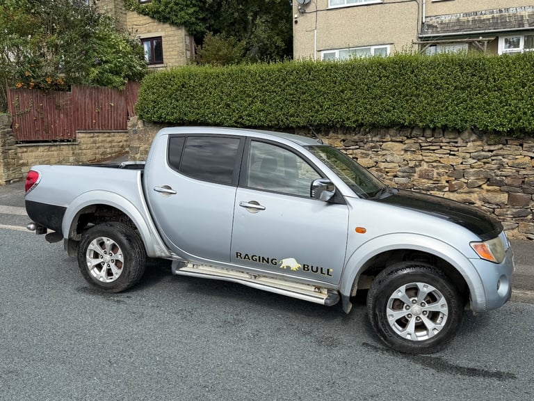 image for 2009 MITSUBISHI L200 RAGING BULL D/C DOUBLE CAB MANUAL DIESEL 4X4 SILVER