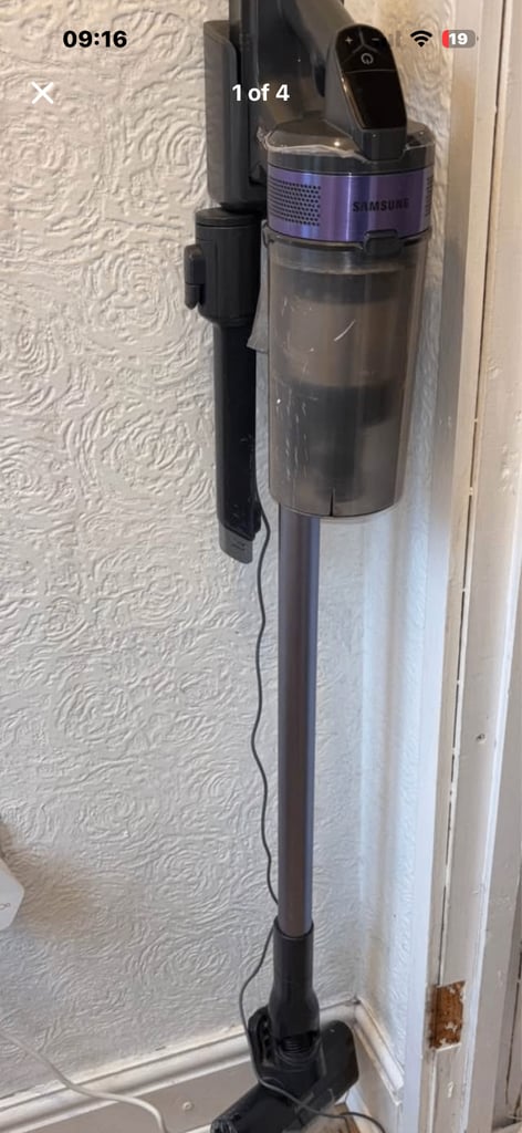 image for Samsung wireless vacuum hoover 