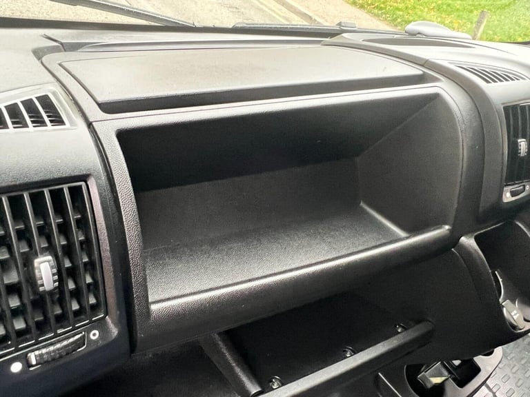 2022 Peugeot Boxer 2.2 BlueHDi 335 S Platform Cab L3 Euro 6 (s/s) 2dr Luton Diesel Manual