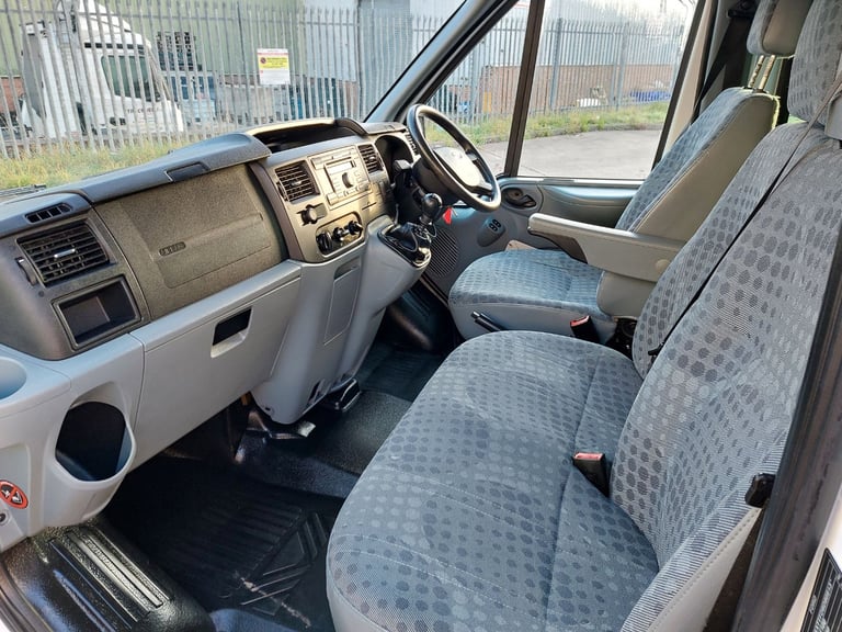 ONLY 51K MILES 17 SEAT MINIBUS FORD TRANSIT 