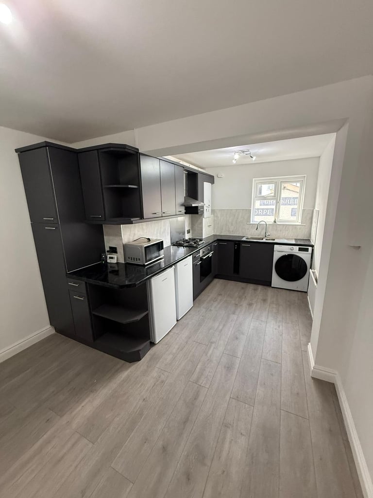 image for 2/3 Bedroom Flat in Gerrards Cross