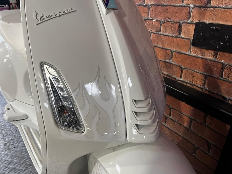 Piaggio Vespa 125cc Scooter JUSTIN BIEBER LIMITED EDITION 