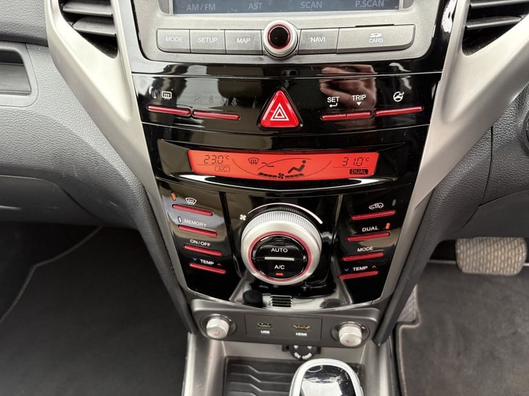 2018 Ssangyong Tivoli 1.6 e-XDi ELX SUV 5dr Diesel Auto 4WD Euro 6 (115 ps) HATCHBACK Diesel Auto...