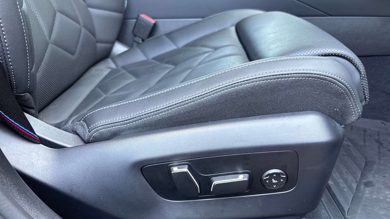 2025 BMW 5 Series 550e xDrive M Sport Pro 4dr Auto SALOON PETROL/ELECTRIC Automatic