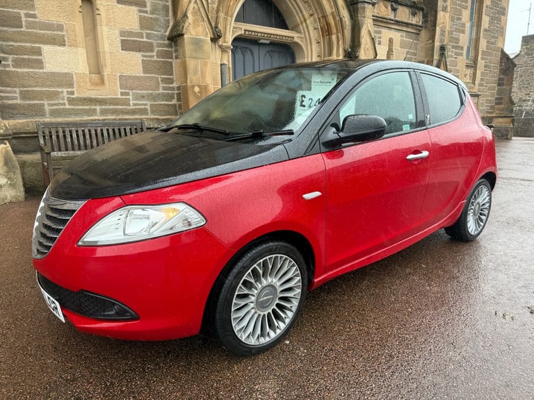 2012 Chrysler Ypsilon 1.2 Black and Red 5dr HATCHBACK Petrol Manual