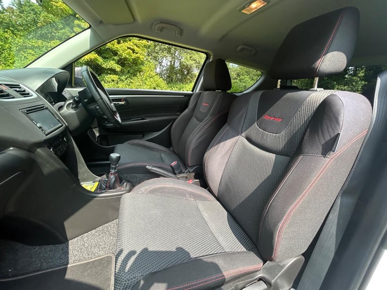 SUZUKI SWIFT 1.6*SPORT*1Owner-7Suzuki Svs-Xenons-Nav**OUTSTANDING CHERISHED