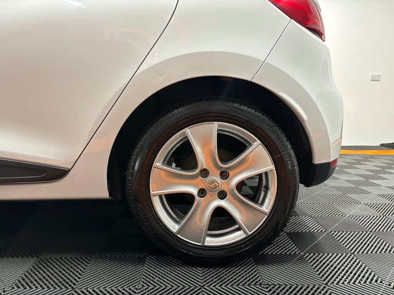 2016 Renault Clio 1.2 16V Play 5dr HATCHBACK Petrol Manual