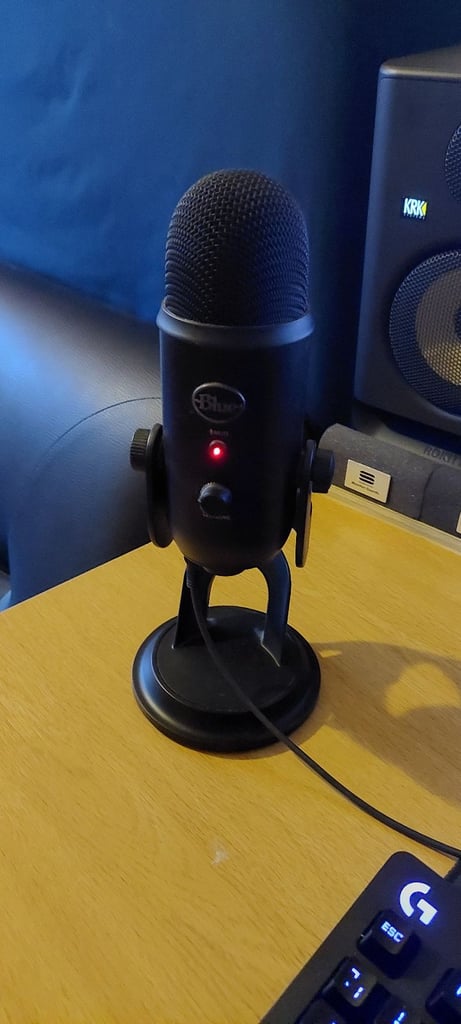 Blue Yeti USB Microphone – Black