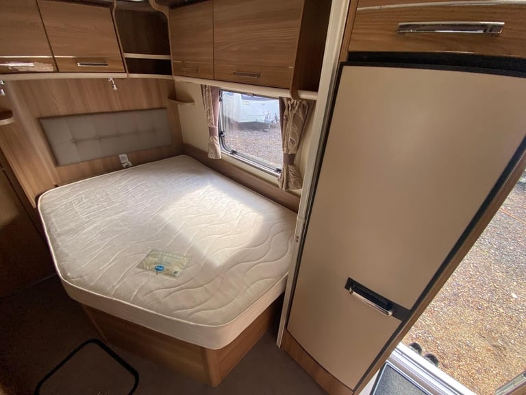 BAILEY UNICORN VALENCIA - 2015 - FIXED BED - 4 BERTH - MOVER - PRISTINE 