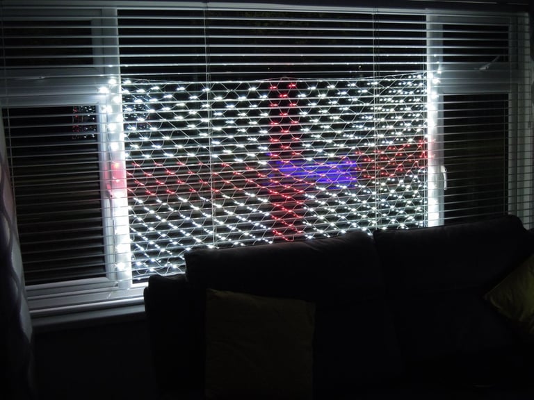 England Flag 372 LED Bulb Mesh Net Lights. 2 sets 1 new £20 1 Used £15