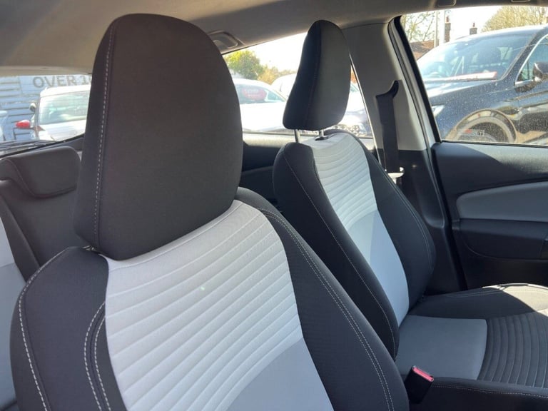 Toyota Yaris 1.5 VVT-i Icon 5dr - REAR CAMERA - BLUETOOTH - Petrol