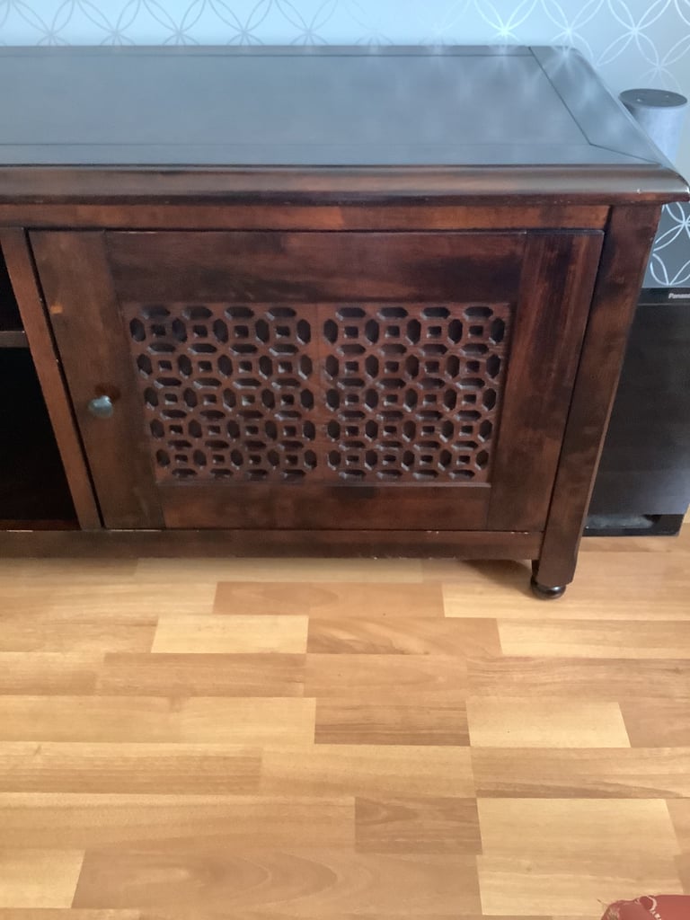 Barker and Stonehouse TV/HiFi Unit. Excellent Condition.