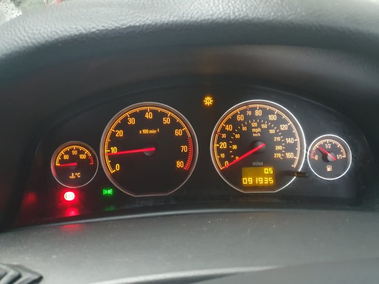 2007 Vauxhall Vectra 1.8i VVT Design 5dr HATCHBACK Petrol Manual
