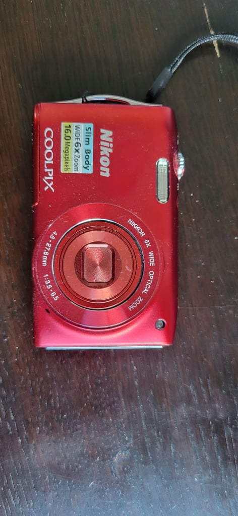 Nikon Coolpix S3200 Camera