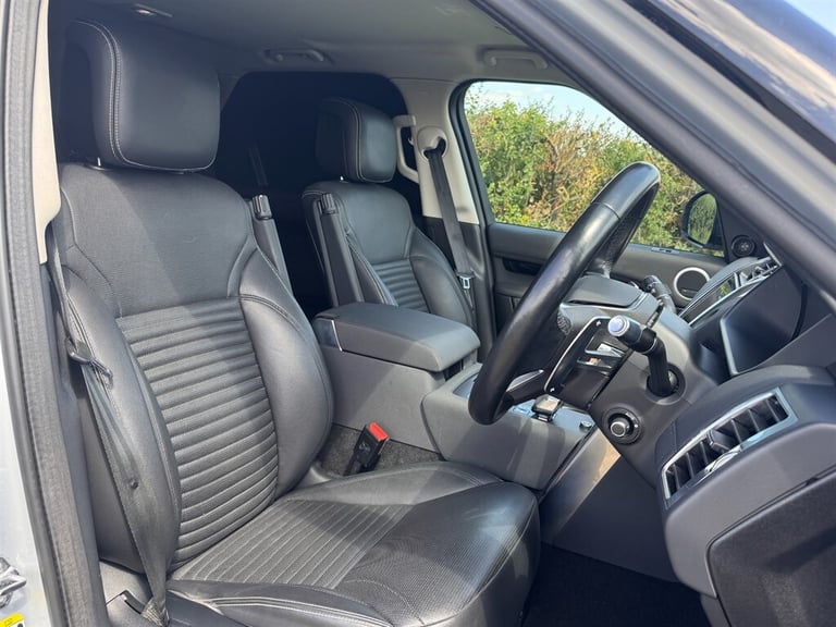 2021 Land Rover Discovery COMMERCIAL SE VAT Q 5 SEATS SUV Diesel Automatic