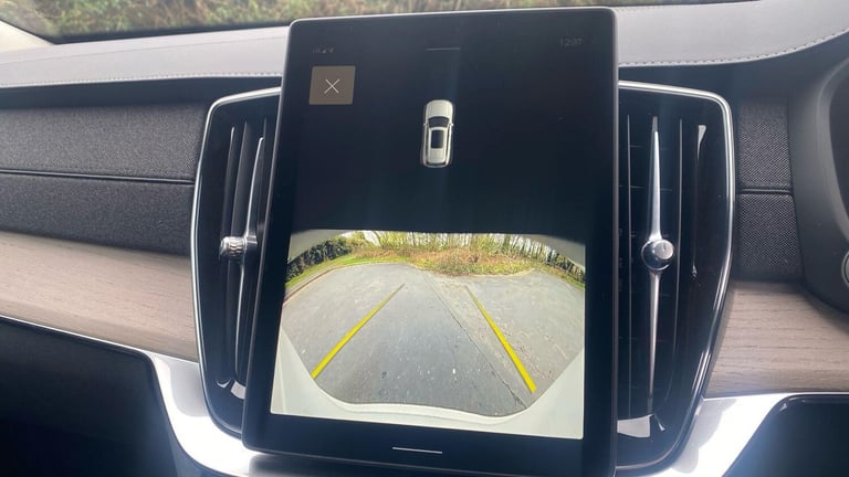 2025 Volvo XC90 Plus, B5 AWD Mild hybrid, Petrol, Dark, 7 Seats ESTATE Petrol/Electric Hybrid Aut...