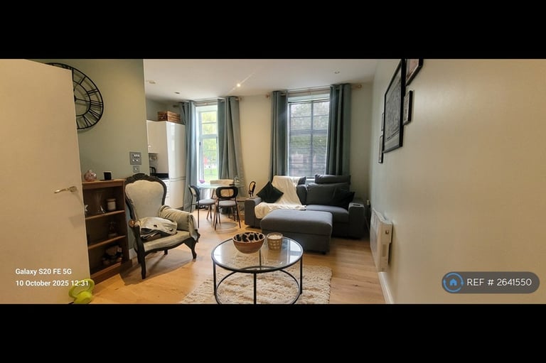 1 bedroom flat in Hayes Road, Sully, Penarth, CF64 (1 bed) (#2641550)