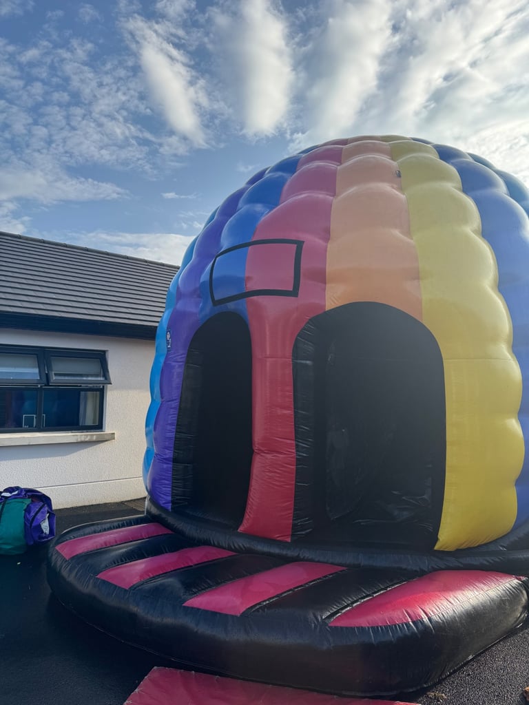 5 bouncy castles for sale 