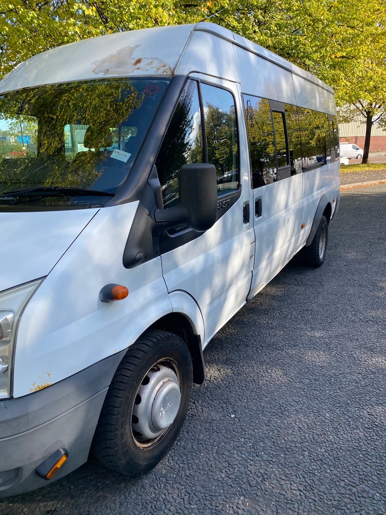 Ford Transit 17 Seater Minibus 