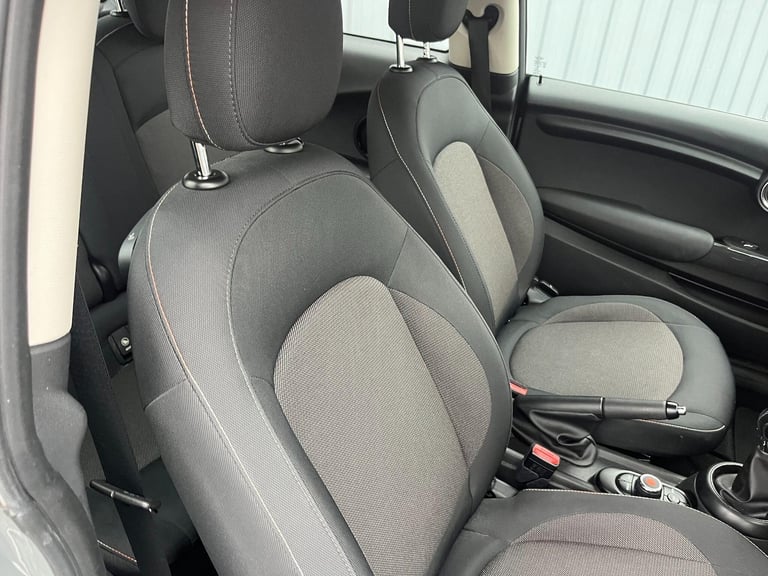 2016 MINI Hatch 1.5 Cooper Euro 6 (s/s) 3dr HATCHBACK Petrol Manual
