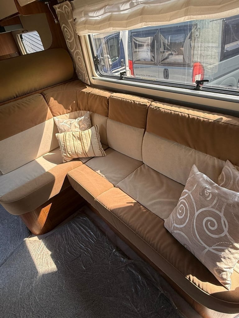 2015 Frankia 640 - 3 ltr - 49,000 Miles - 4 Berth / 2 Belts 