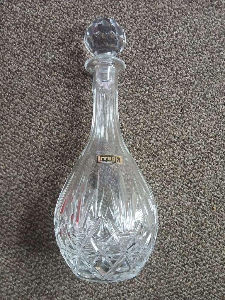 Lead crystal decanter 