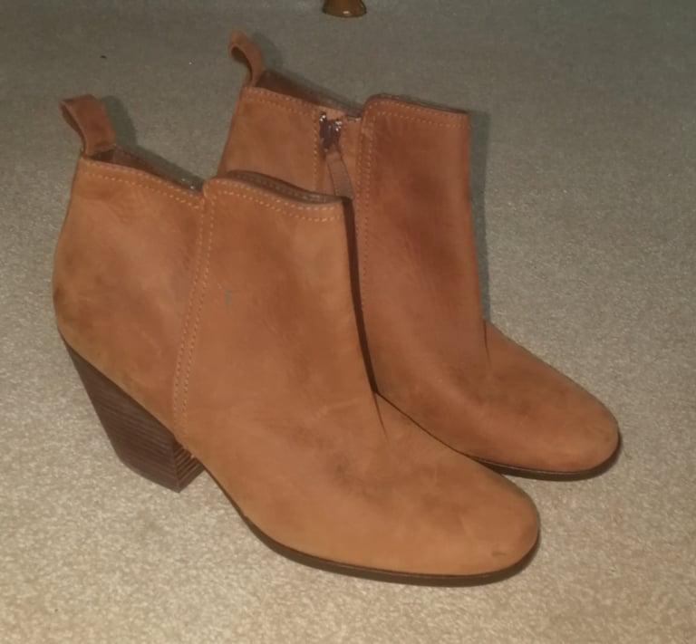 image for Women's Cole Haan Zip Up Cognac Leather Ankle Boots US9B UK 7 3.25 Inch Heels Zip Up D42185