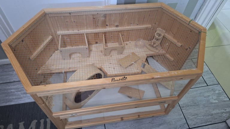 Paw hut wooden cage 