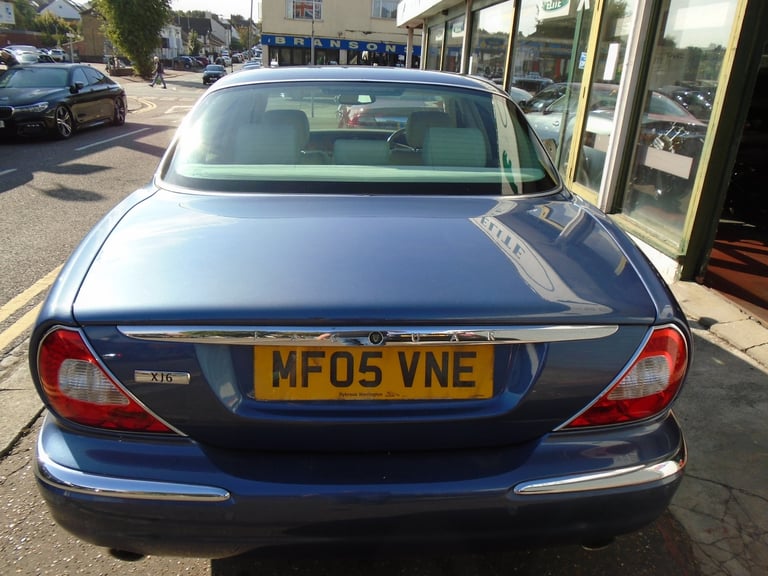 2005 Jaguar XJ XJ6 3.0 V6 4dr Auto SALOON Petrol Automatic
