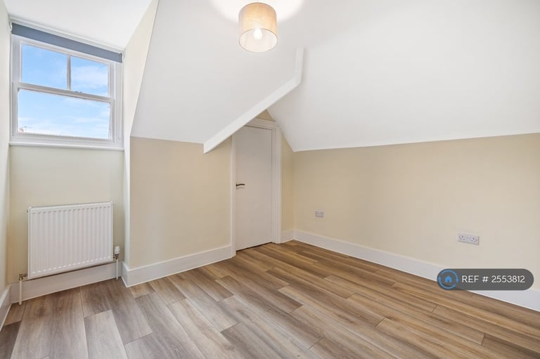 2 bedroom flat in Beaconsfield Villas, Brighton, BN1 (2 bed) (#2553812)