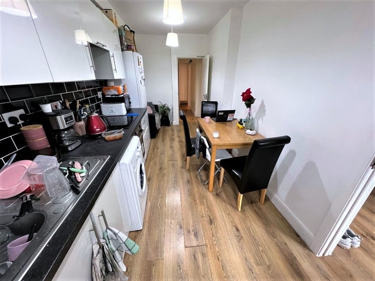 4 bedroom house in WATFORD WAY, HENDON, NW4 4XA