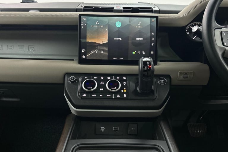  Land Rover Defender 130 3.0 D300 MHEV X-Dynamic SE SUV 5dr Diesel Auto 4WD Euro 6 (s/s) (300 ps)...