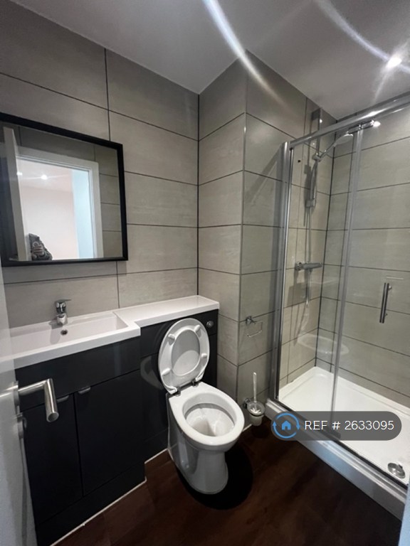1 bedroom flat in Westpoint, Old Trafford, Manchester, M16 (1 bed) (#2633095)