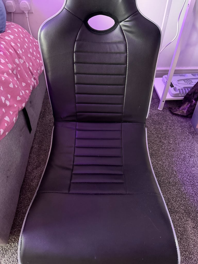 Gaming chair 