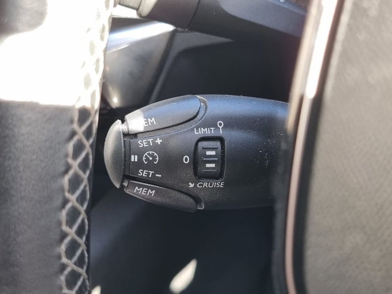 2020 Peugeot 3008 1.2 PureTech Allure SUV 5dr Petrol Manual Euro 6 (s/s) (130 ps) HATCHBACK Petro...