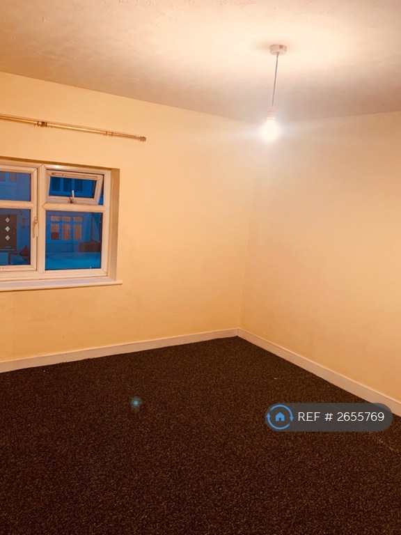 3 bedroom house in Wennington Road, Rainham, RM13 (3 bed) (#2655769)