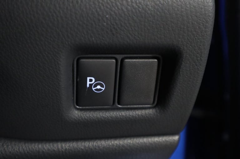 2020 Toyota C-HR 1.8 VVT-h Dynamic CVT Euro 6 (s/s) 5dr HATCHBACK PETROL/ELECTRIC Automatic