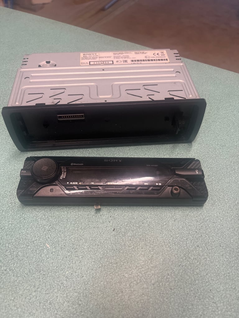 SONY CAR STEREO £10