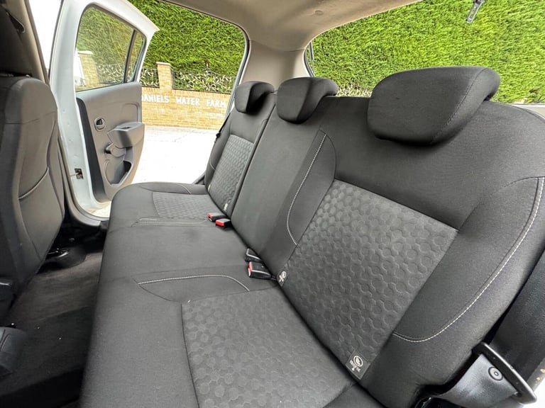 2015 Dacia Sandero 1.5 Dci Laureate Hatchback HATCHBACK Diesel Manual