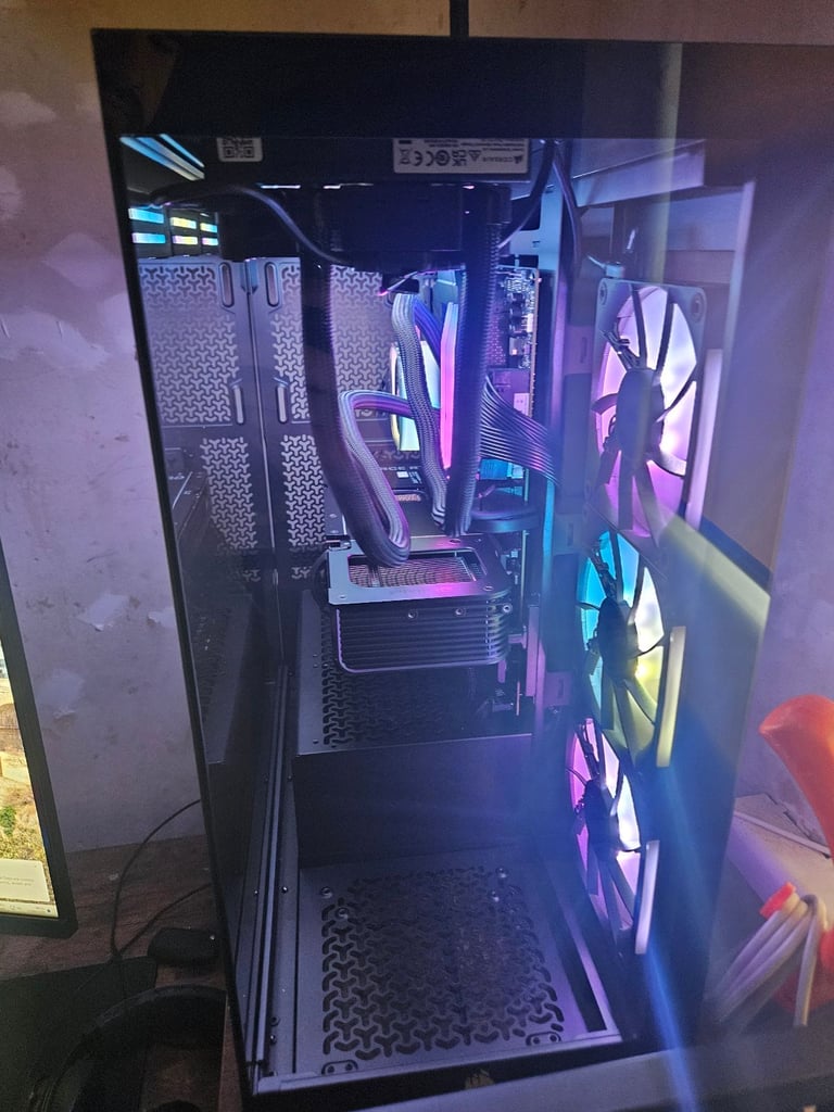 image for HIGH END GAMING PC 9800X3D RTX 5070 TI