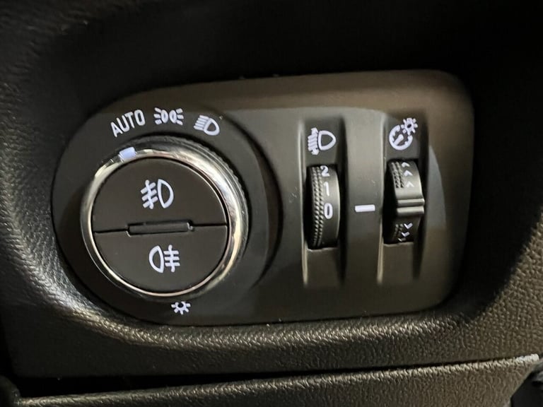 2021 Vauxhall Mokka 1.2 Turbo SRi Nav Premium SUV 5dr Petrol Manual Euro 6 (s/s) (130 ps) HATCHBA...