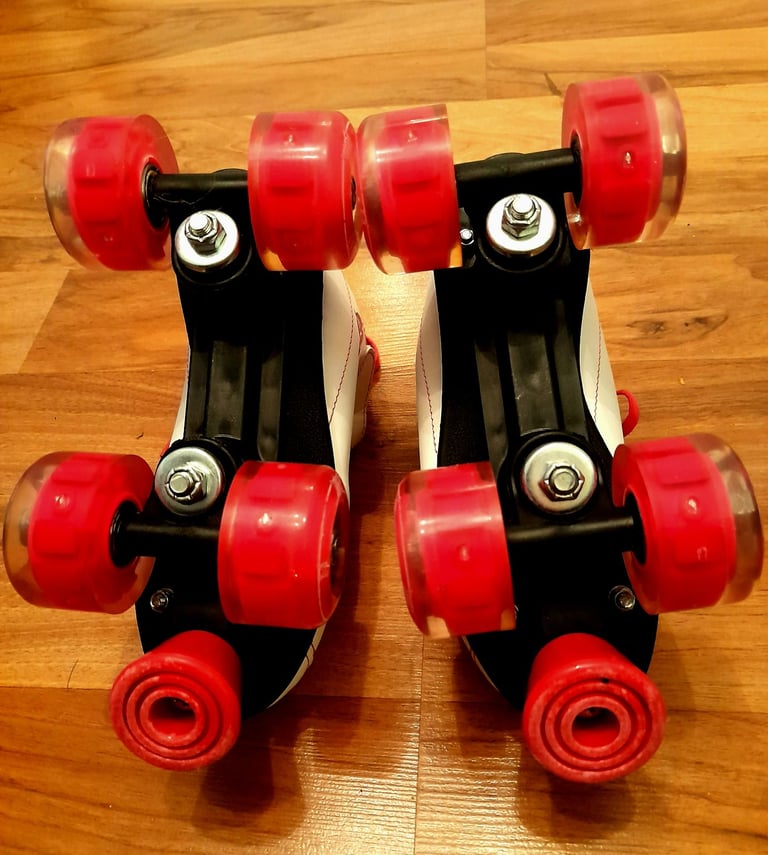£10 Xootz Disco Roller Boots