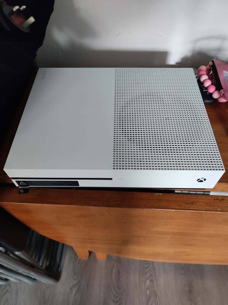 image for Xbox one s console 