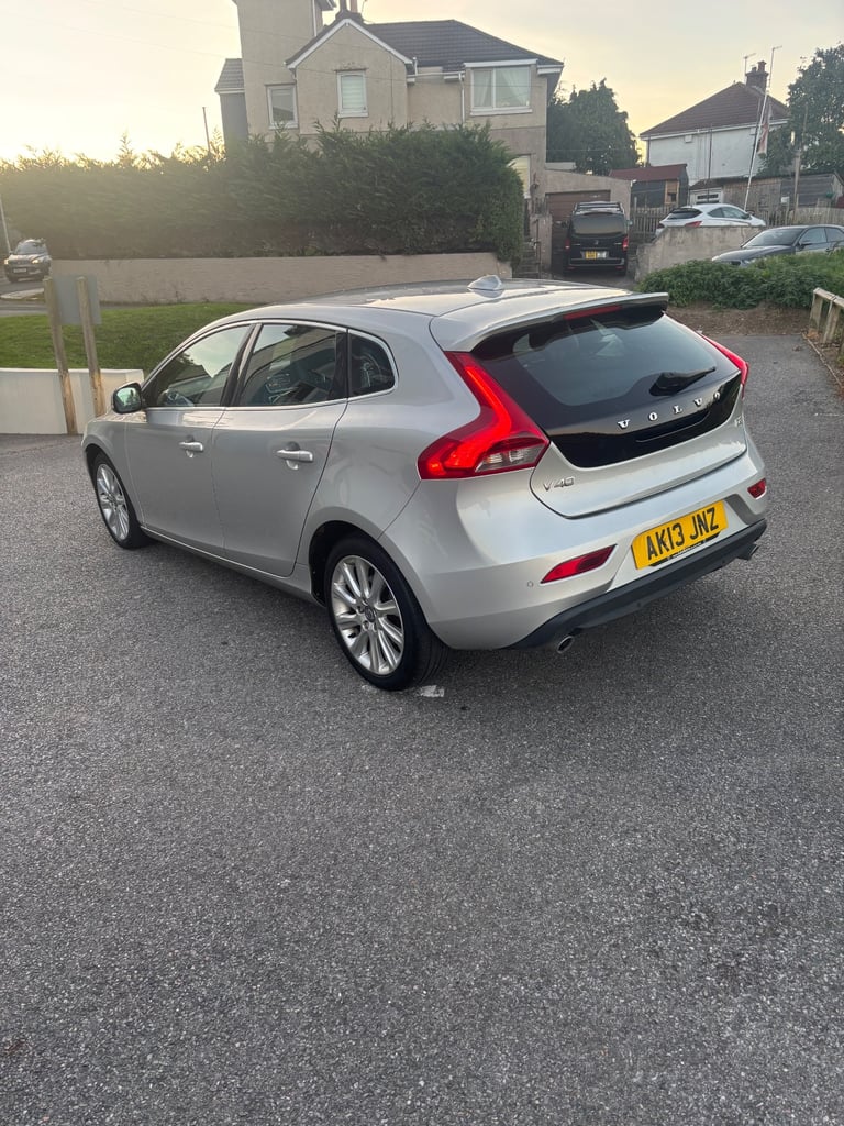 Volvo, V40, Hatchback, 2013, Semi-Auto, 1984 (cc), 5 doors